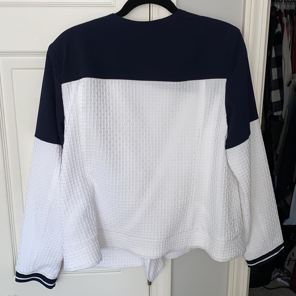 Never worn Jacket - Picture 3 of 4
